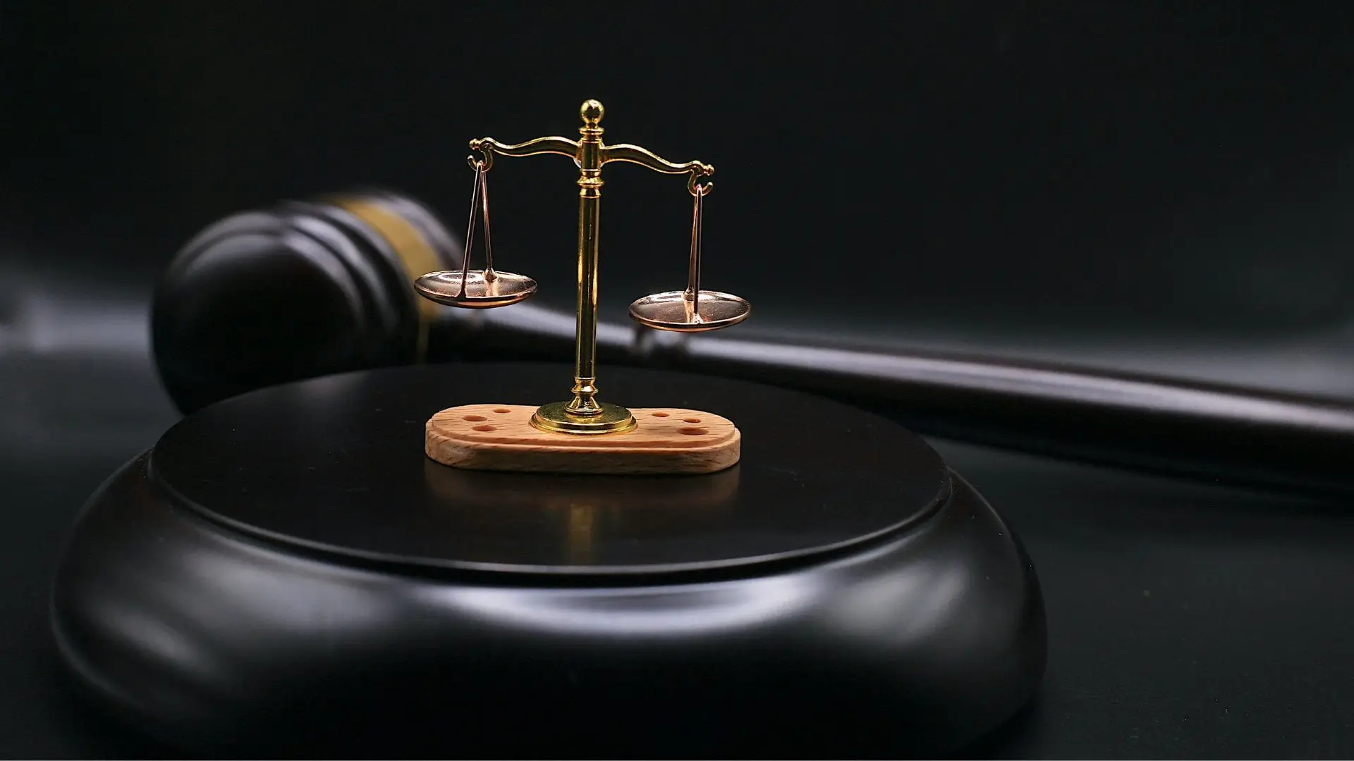 Justiça, tribunal.