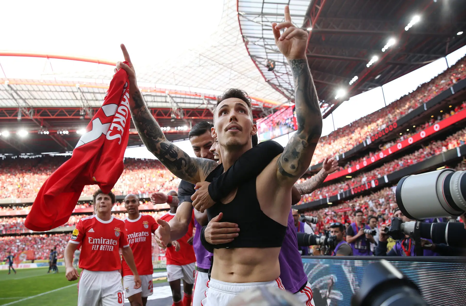 "Amo este clube, apesar de sair", diz Grimaldo na despedida ao Benfica
