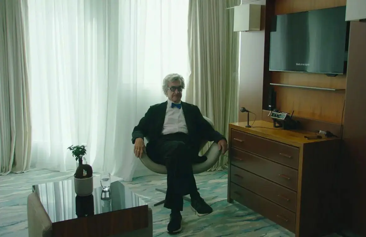 Wim Wenders em "Chambre 999": da criação à difusão, para onde vai o cinema contemporâneo?
