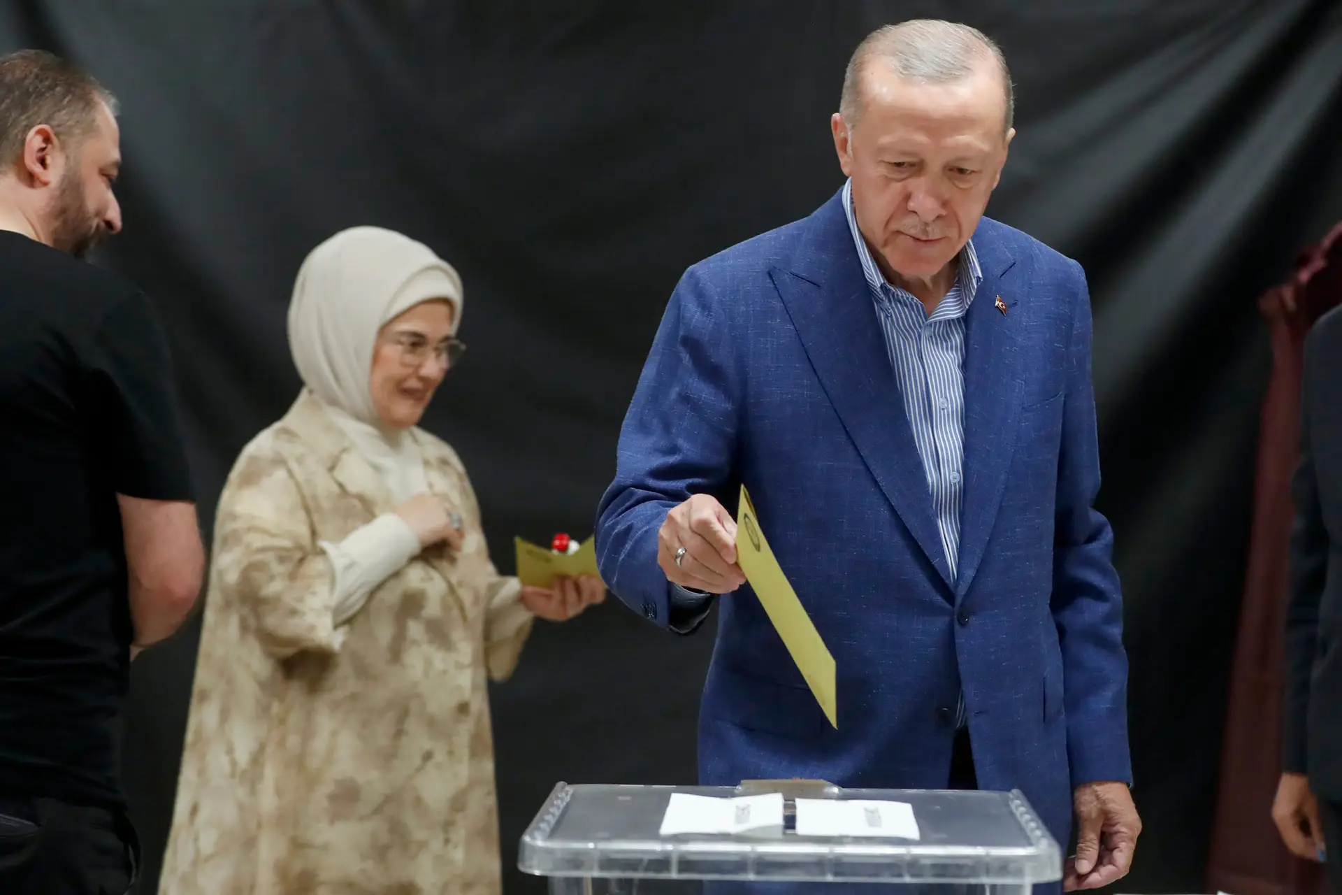 Eleições na Turquia: Erdogan e Kiliçdaroglu votam e fazem apelos ao voto