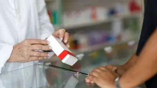 Farmácias vão passar a dispensar medicamentos contra o cancro ou o VIH