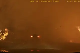 Incêndio Canadá: condutor capta vídeo assustador em estrada cercada por chamas