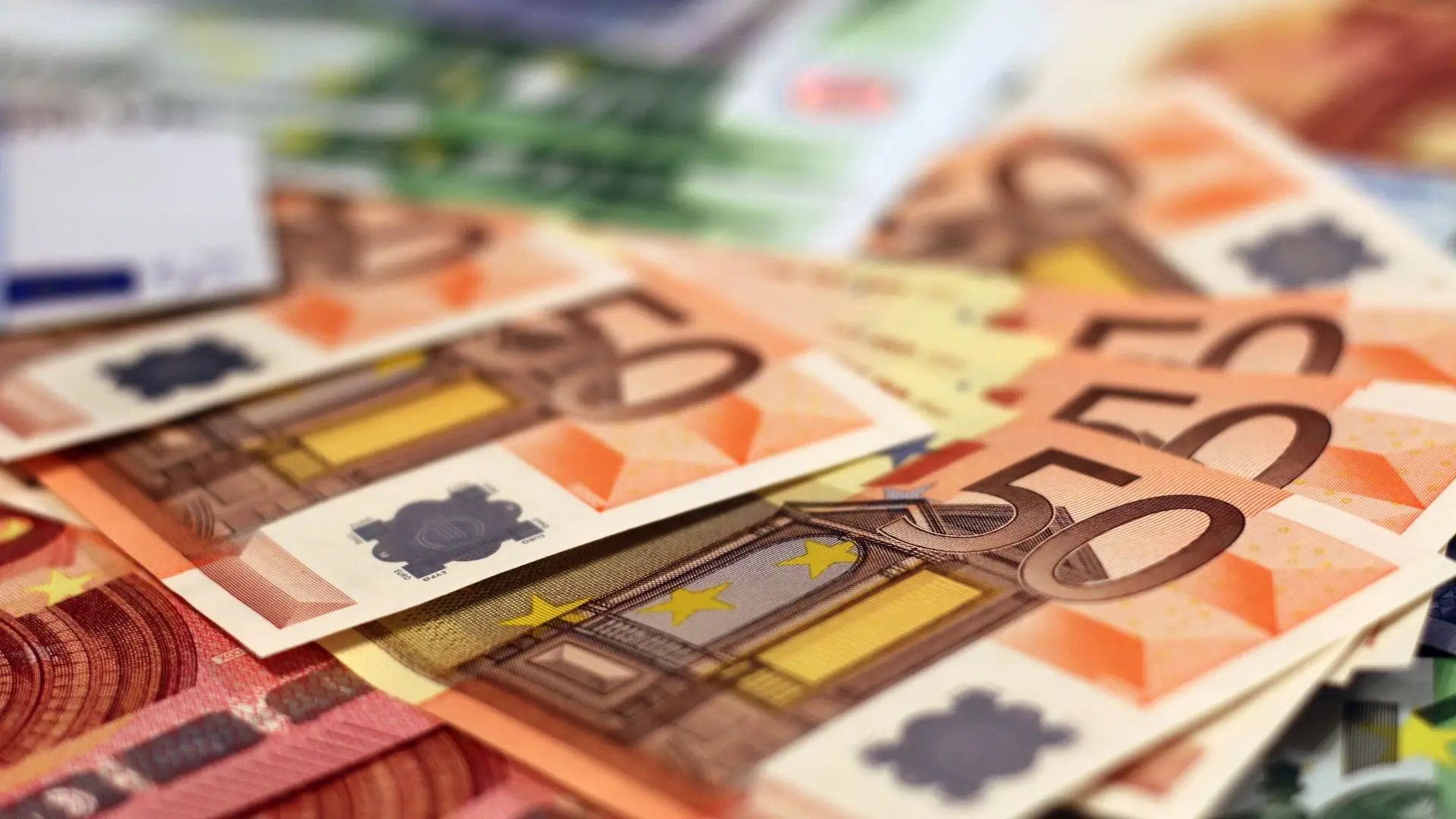 Dívida pública aumenta em abril para 279.967 milhões de euros