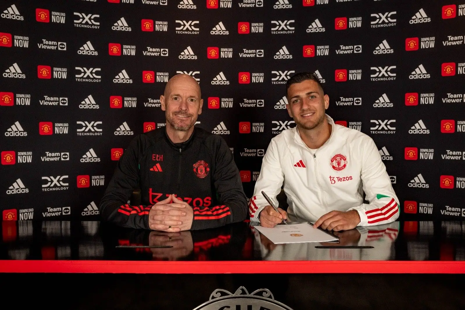 Diogo Dalot renova com Manchester United até 2028