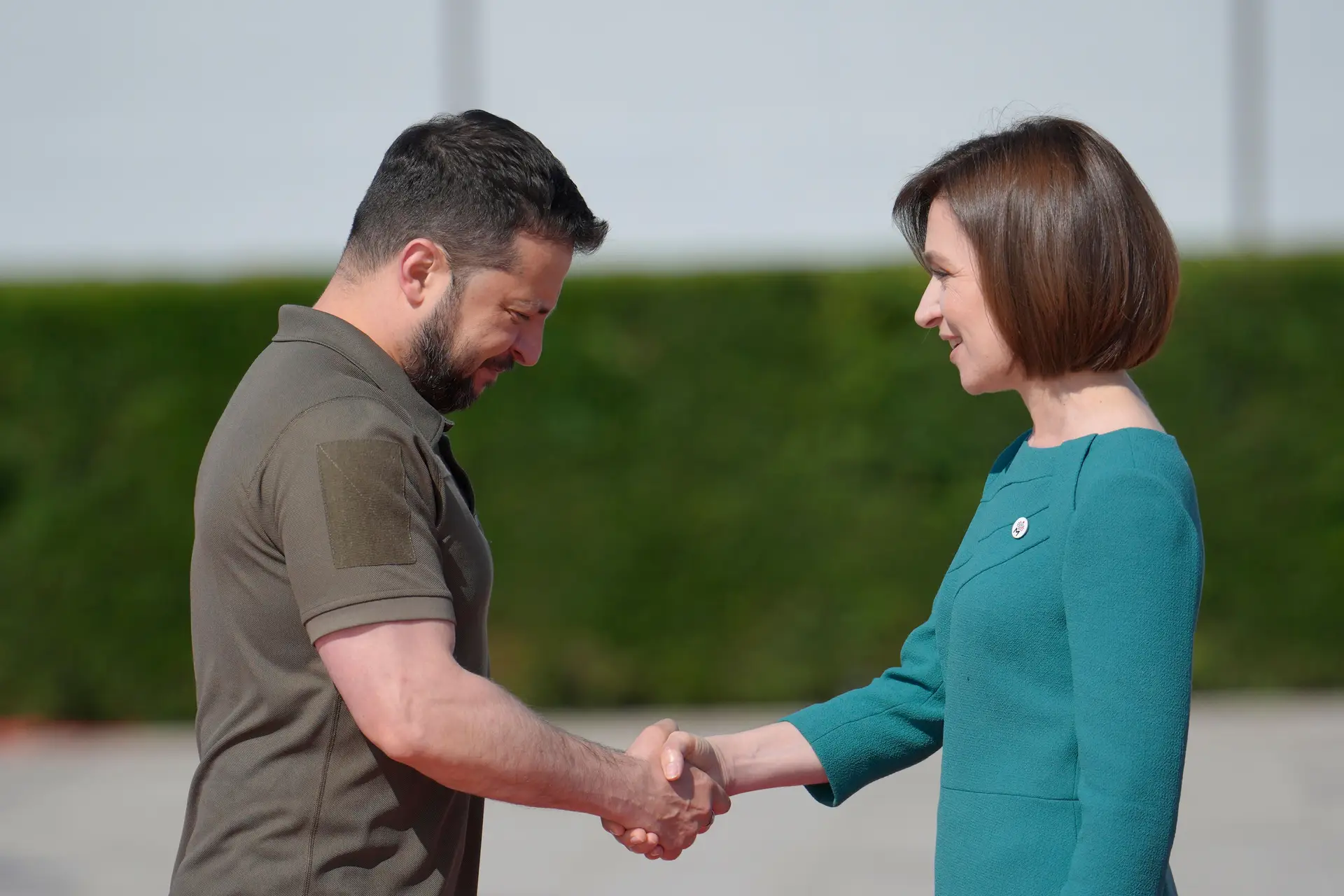 Zelensky chega à Moldávia para cimeira da Comunidade Política Europeia