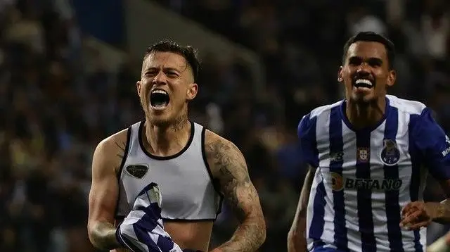 Otávio marcou um golaço frente ao Famalicão, que ajudou o FC Porto a chegar à final