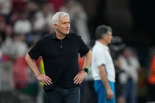 José Mourinho alvo de processo disciplinar por "linguagem abusiva" contra árbitro
