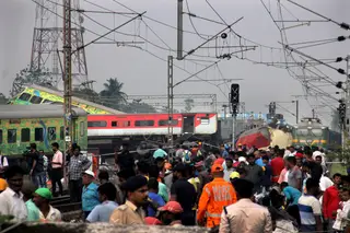 Acidente ferroviário na Índia é o maior nos últimos 20 anos