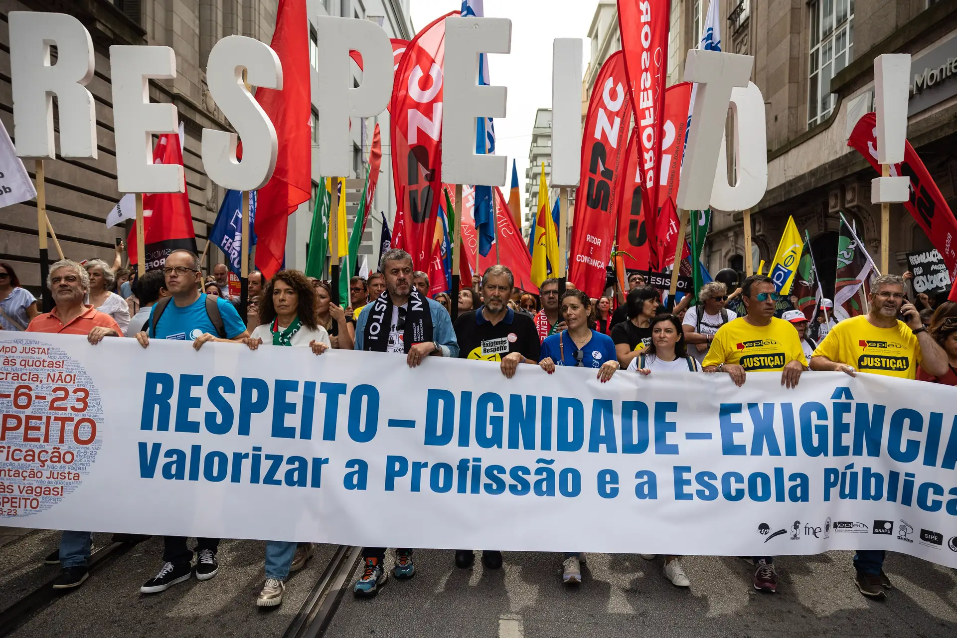 Professores: greve nacional e duas manifestações para reivindicar tempo de serviço congelado