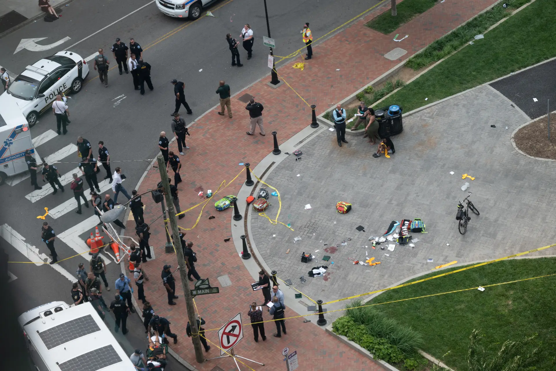 EUA: dois mortos e seis feridos em tiroteio em centro comercial no