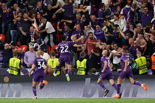 Final Liga Conferência: Fiorentina reage rápido e empata em Praga