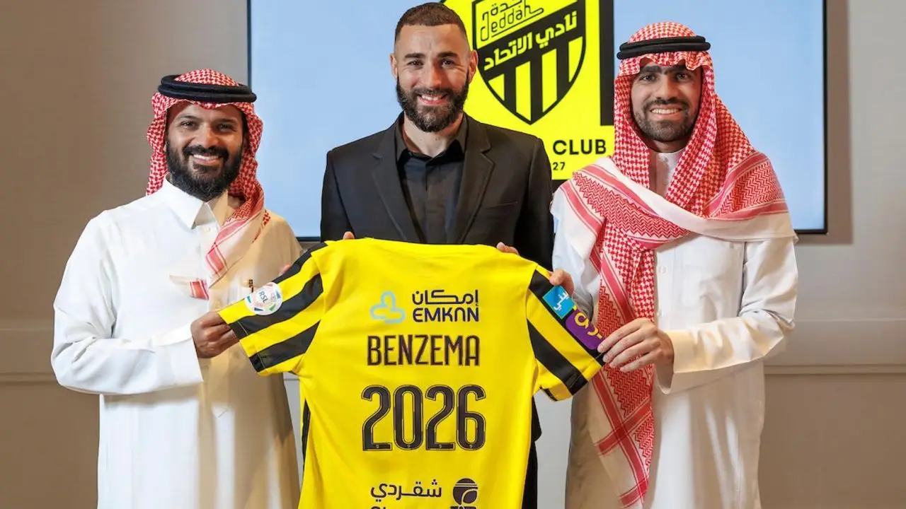 Karim Benzema assinou pelo Al Ittihad