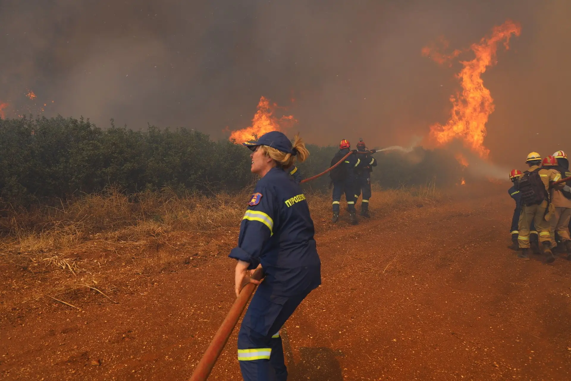 Rússia envia dois aviões Be-200 para combater incêndios em Portugal