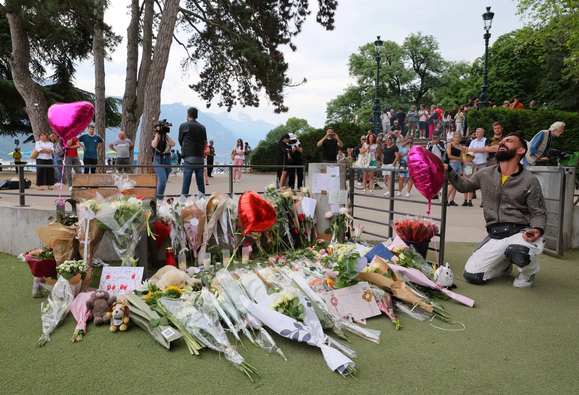 Estado das crianças feridas no ataque com faca em Annecy está a melhorar