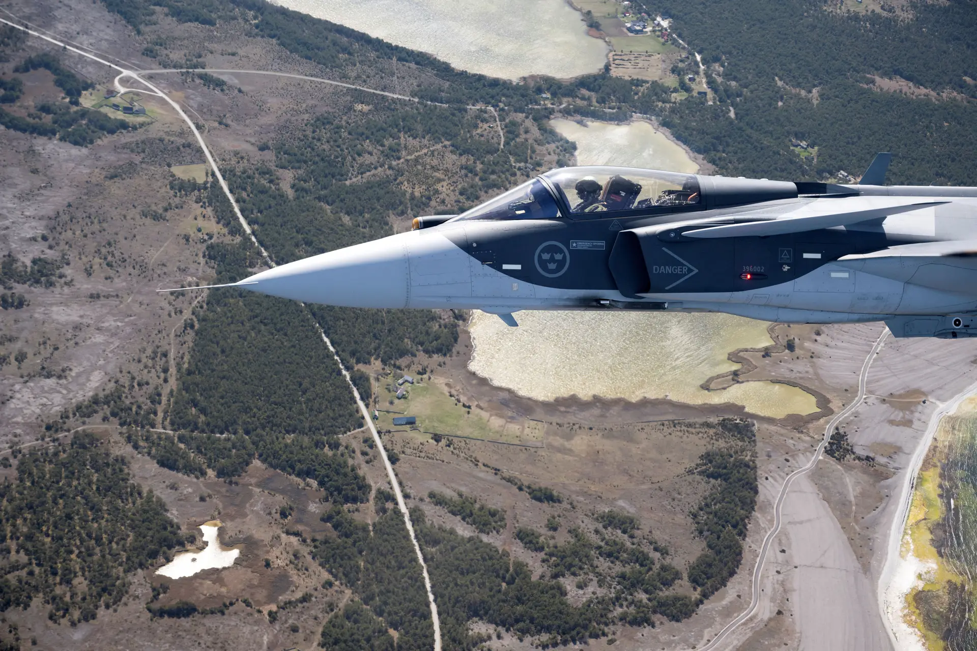 Aviões russos intercetados perto do espaço aéreo da Suécia