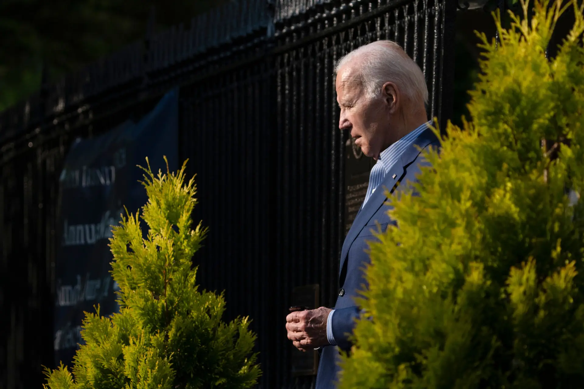 Joe Biden adia encontro com líder da NATO devido a problema dentário