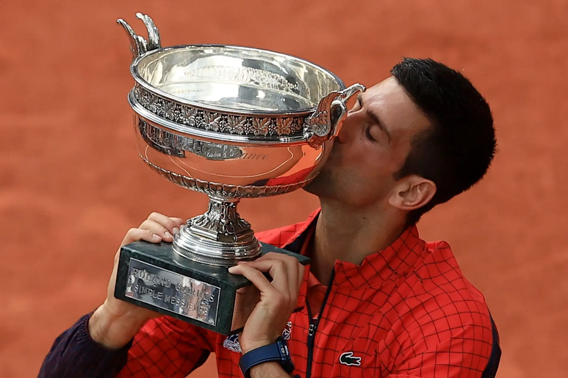 Djokovic sobe à liderança do ranking mundial após vencer Roland Garros