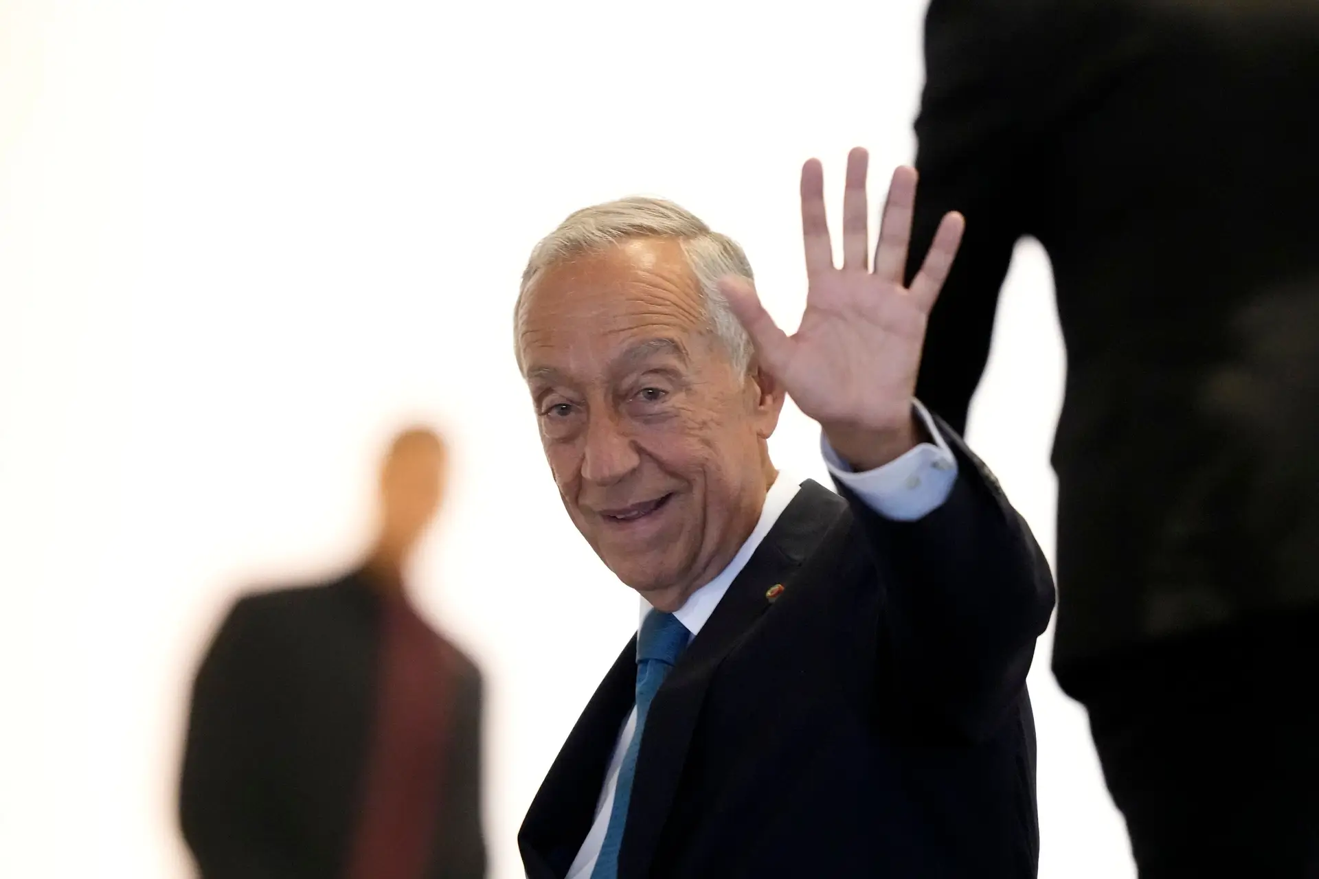 Marcelo visita comunidades portuguesas no Canadá com deputados de seis partidos