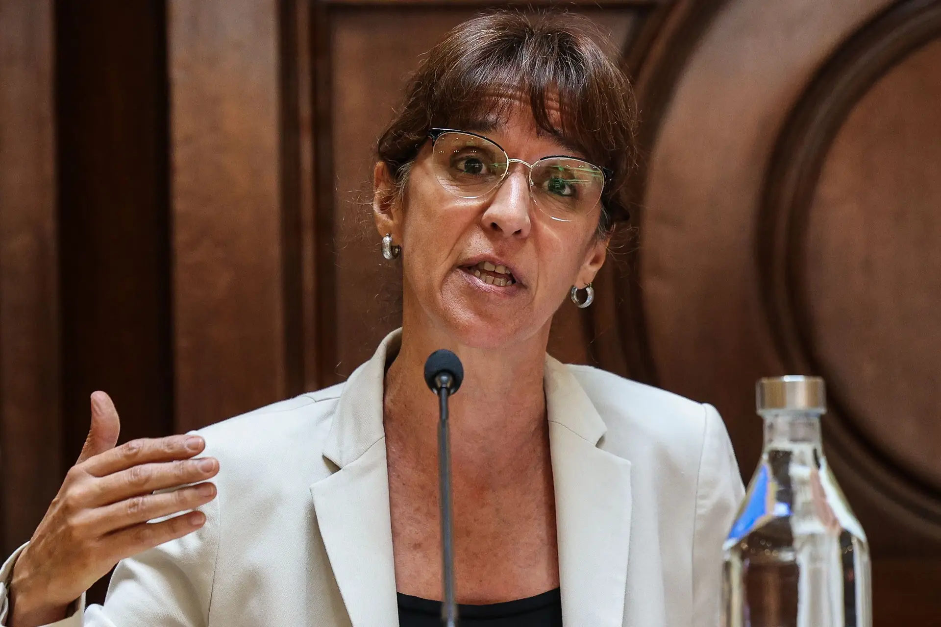 Ministra da Defesa garante que explicará "aquilo que for necessário explicar"