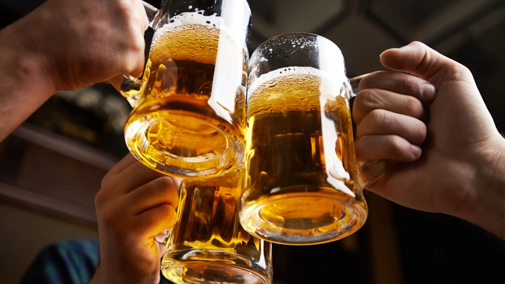 Um voto, uma cerveja: em Sevilha há uma oferta para promover a ida às urnas