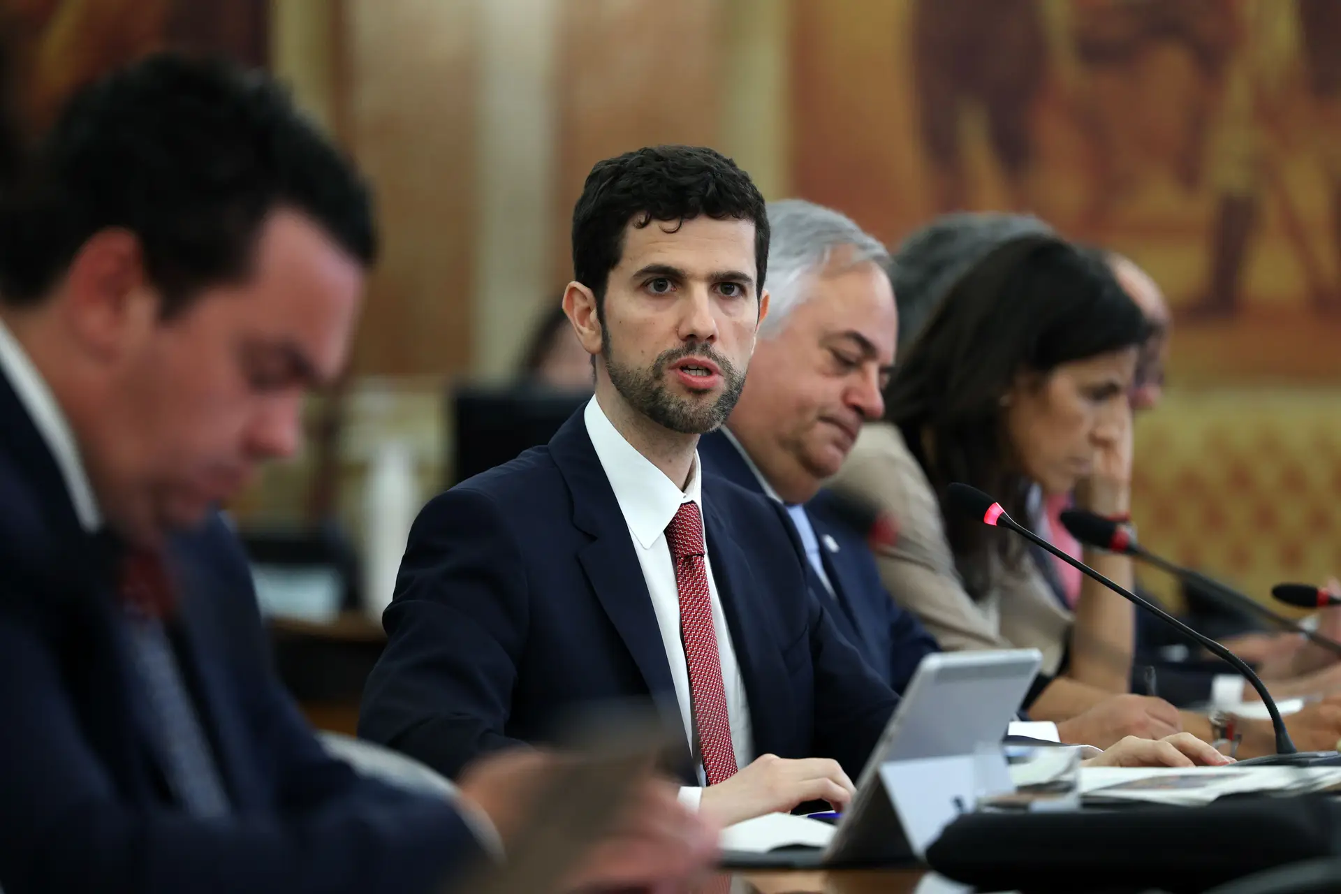 Hugo Carneiro acusa Pedro Nuno Santos de seguir estratégia semelhante à do Chega
