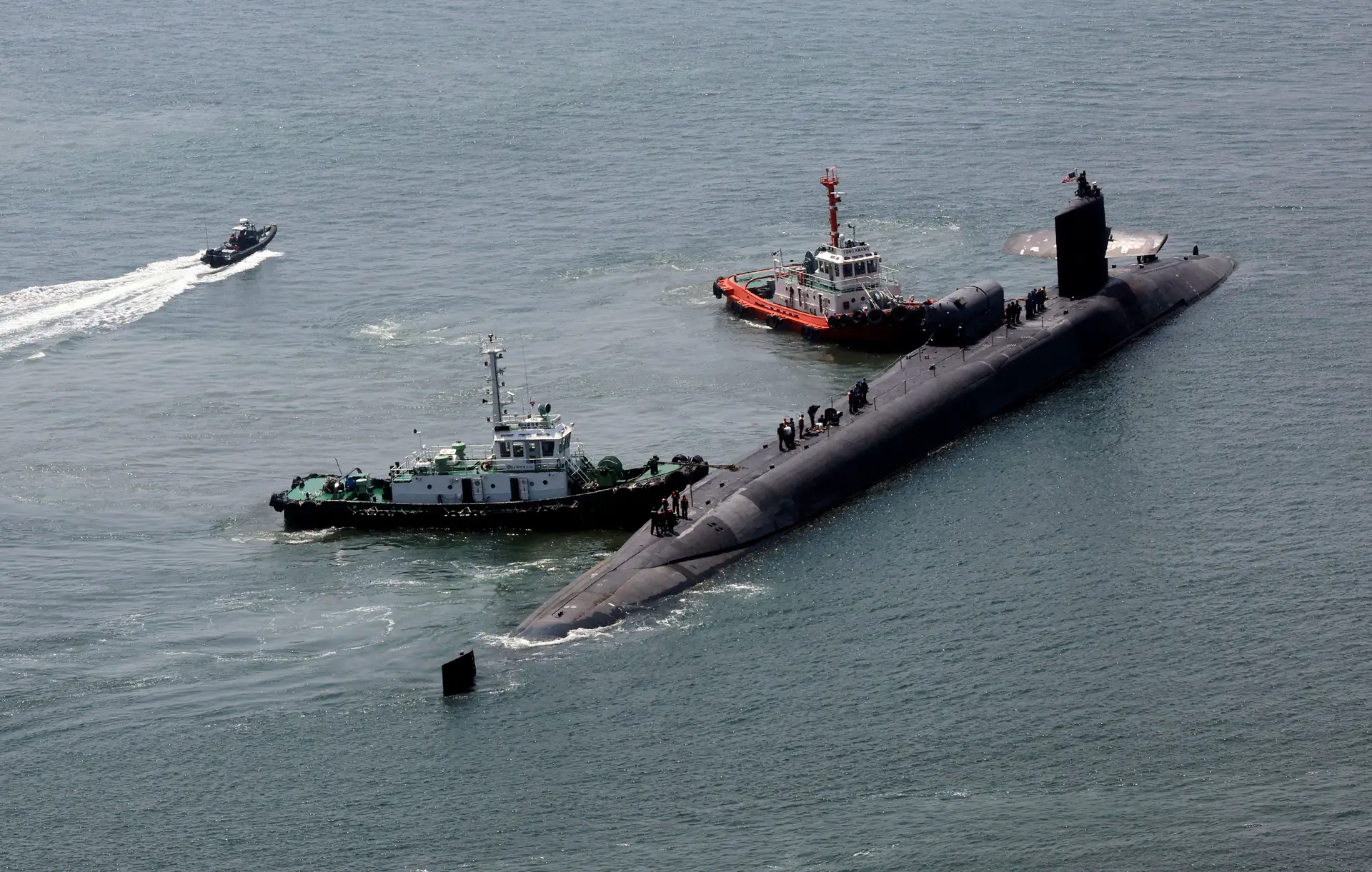 Submarino nuclear norte-americano chega à Coreia do Sul