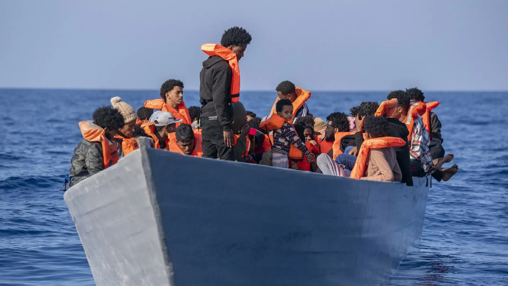 Autoridades confirmam que 172 migrantes resgatados já chegaram à costa italiana