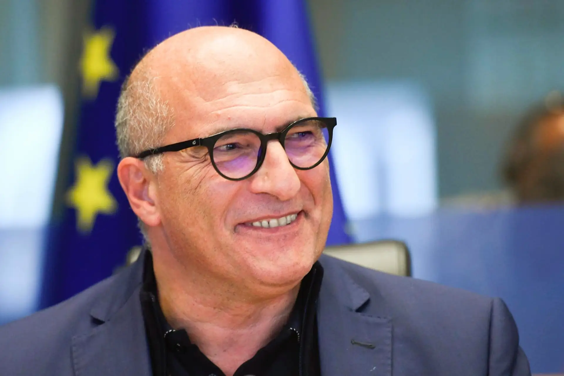 Qatargate: eurodeputado italiano Andrea Cozzolino volta a ser detido