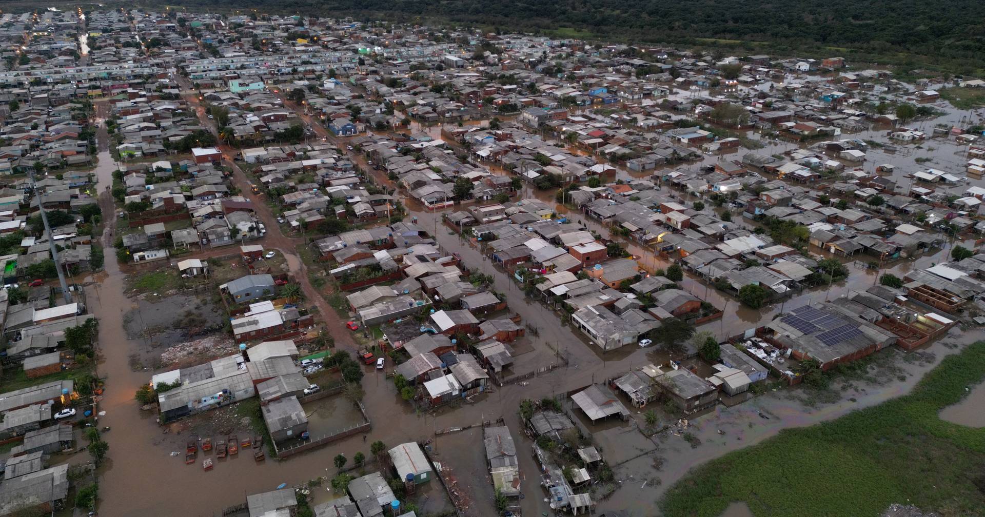 "Estamos a viver um pesadelo": ciclone provoca destruição no sul do Brasil