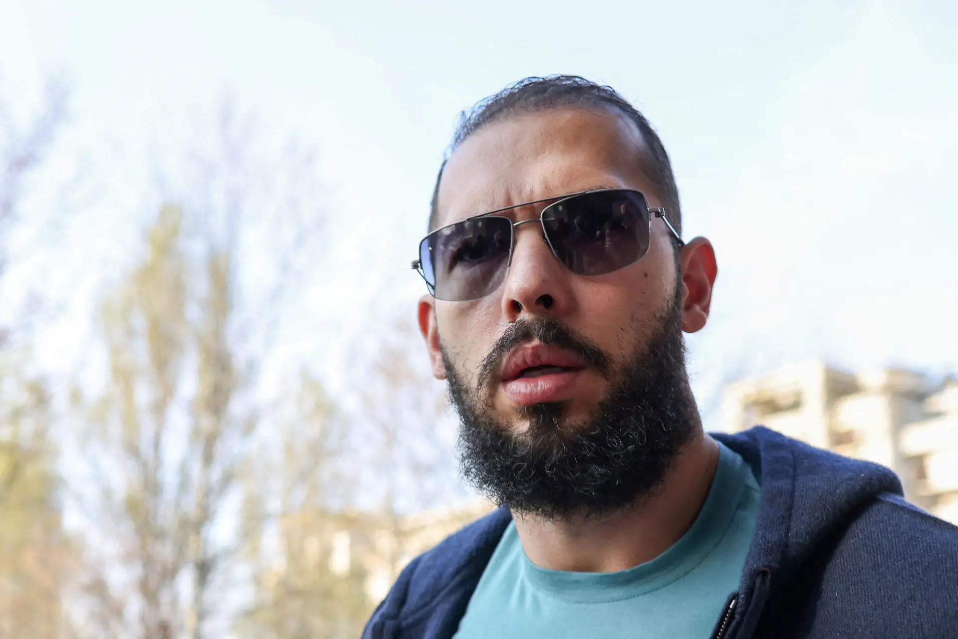 Andrew Tate acusado de violação e tráfico humano
