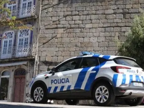 PSP recupera parte de três carros furtados - SIC Notícias