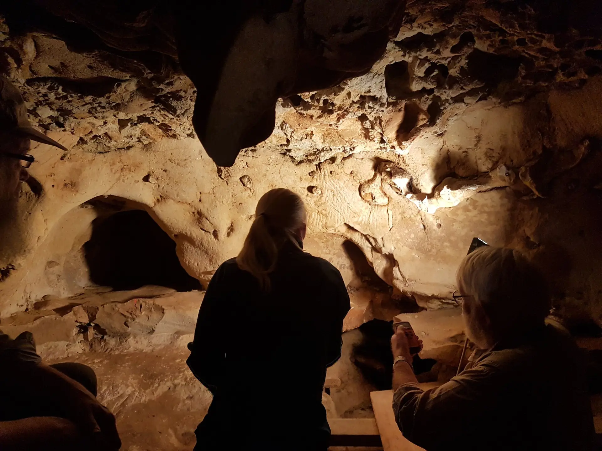 Descobertas as mais antigas gravuras rupestres dos Neandertais