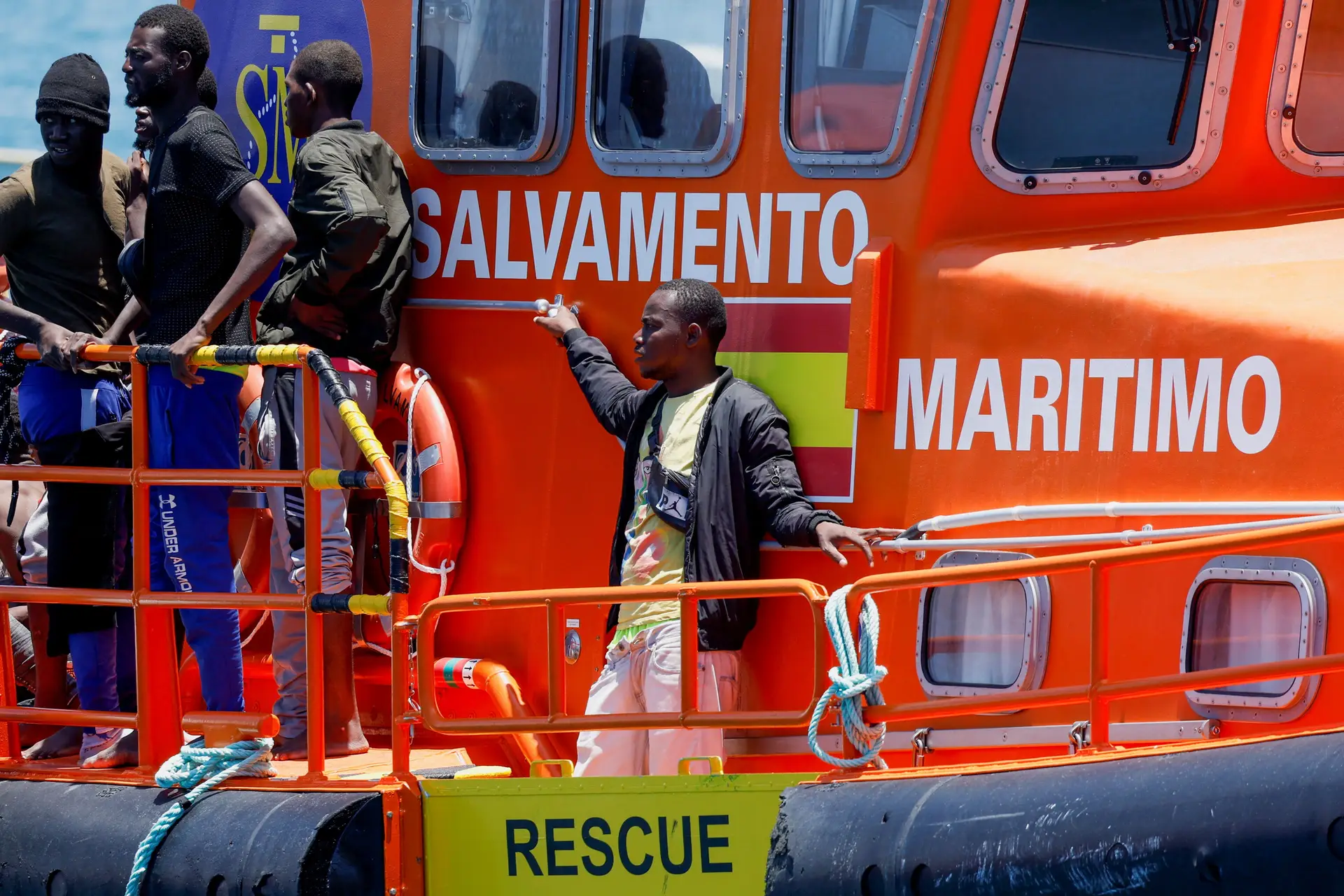 Migrantes resgatados nas Canárias