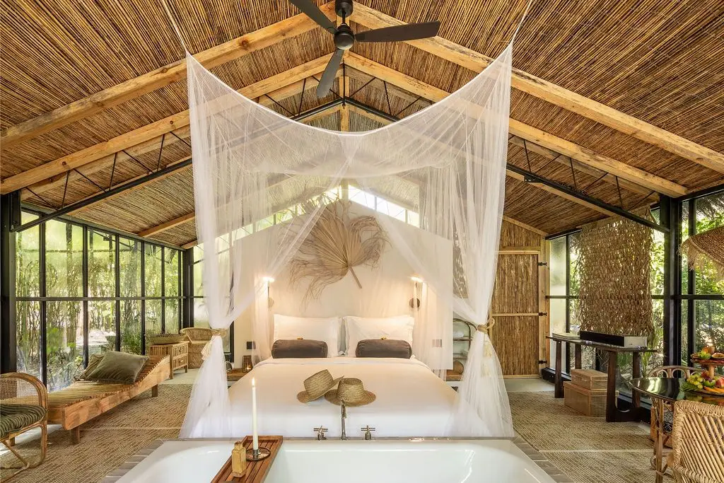 Um refúgio romântico com quartos em estufas envidraçadas