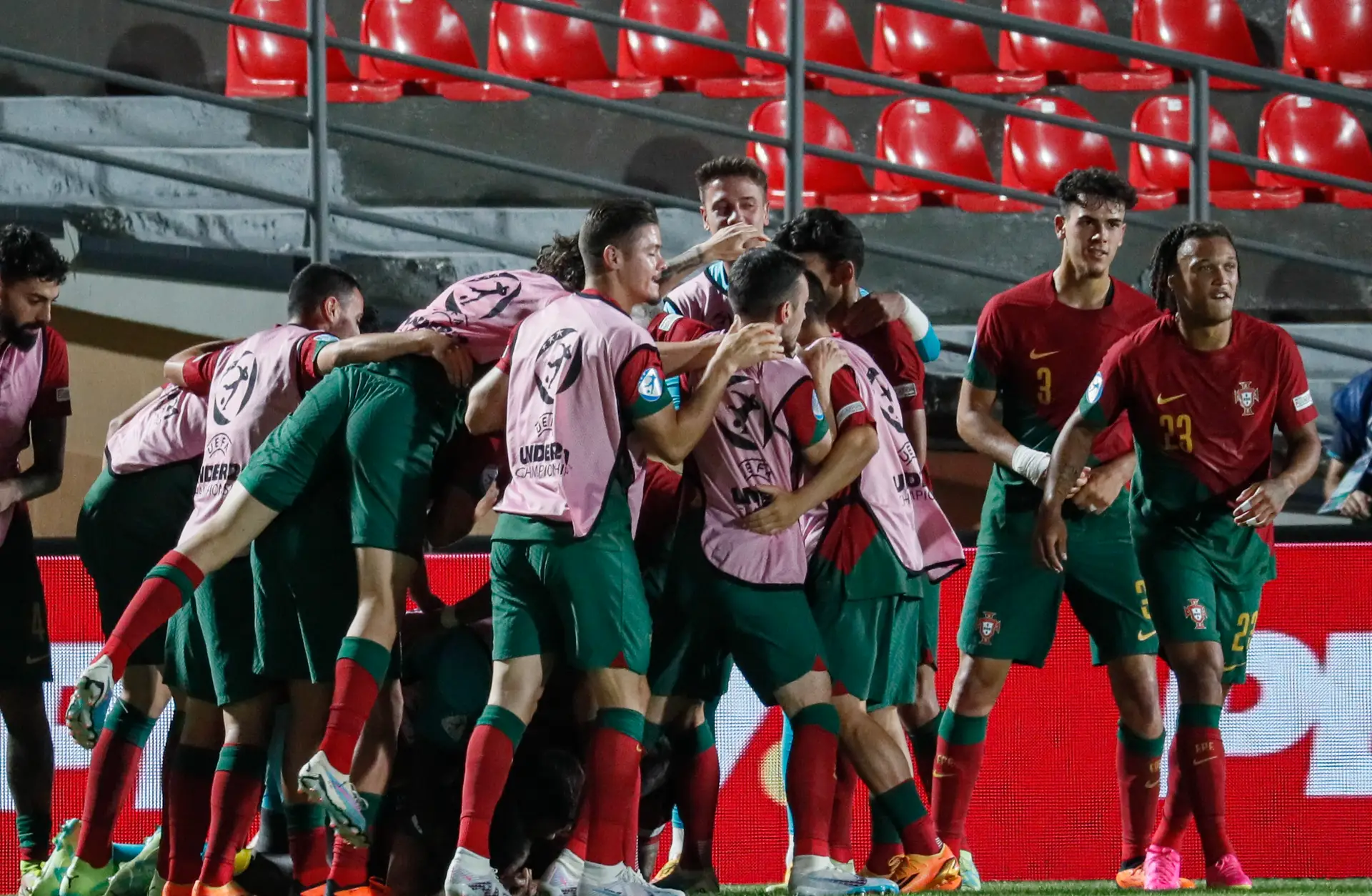 Europeu Sub-21: Portugal prepara duelo com Inglaterra com grupo