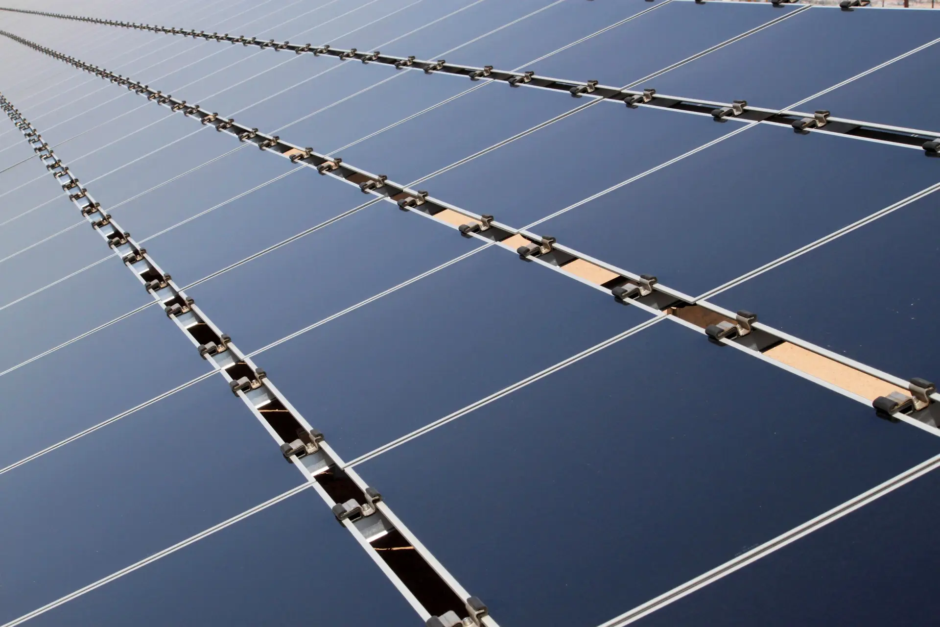 Maior complexo híbrido solar e hidroelétrico do mundo inaugurado na China