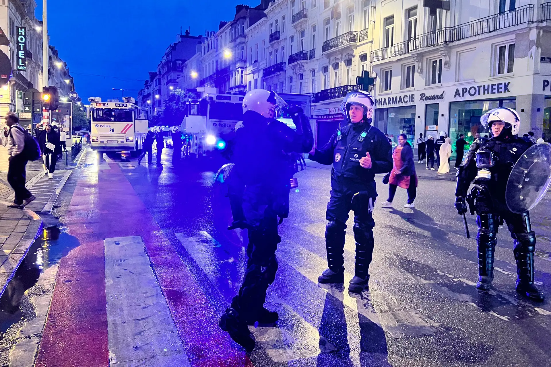 Dezenas de detidos em Bruxelas em protestos contra morte de jovem pela polícia em França