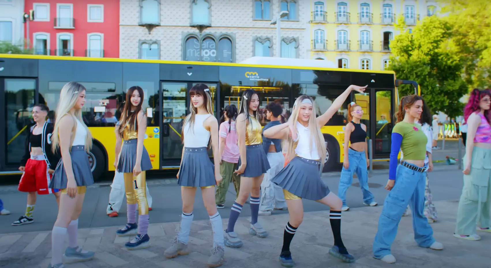 Banda sul-coreana grava videoclipe em Lisboa e leva fãs ao delírio