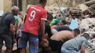 Derrocada de prédio no Brasil provoca pelo menos um morto e 16 desaparecidos
