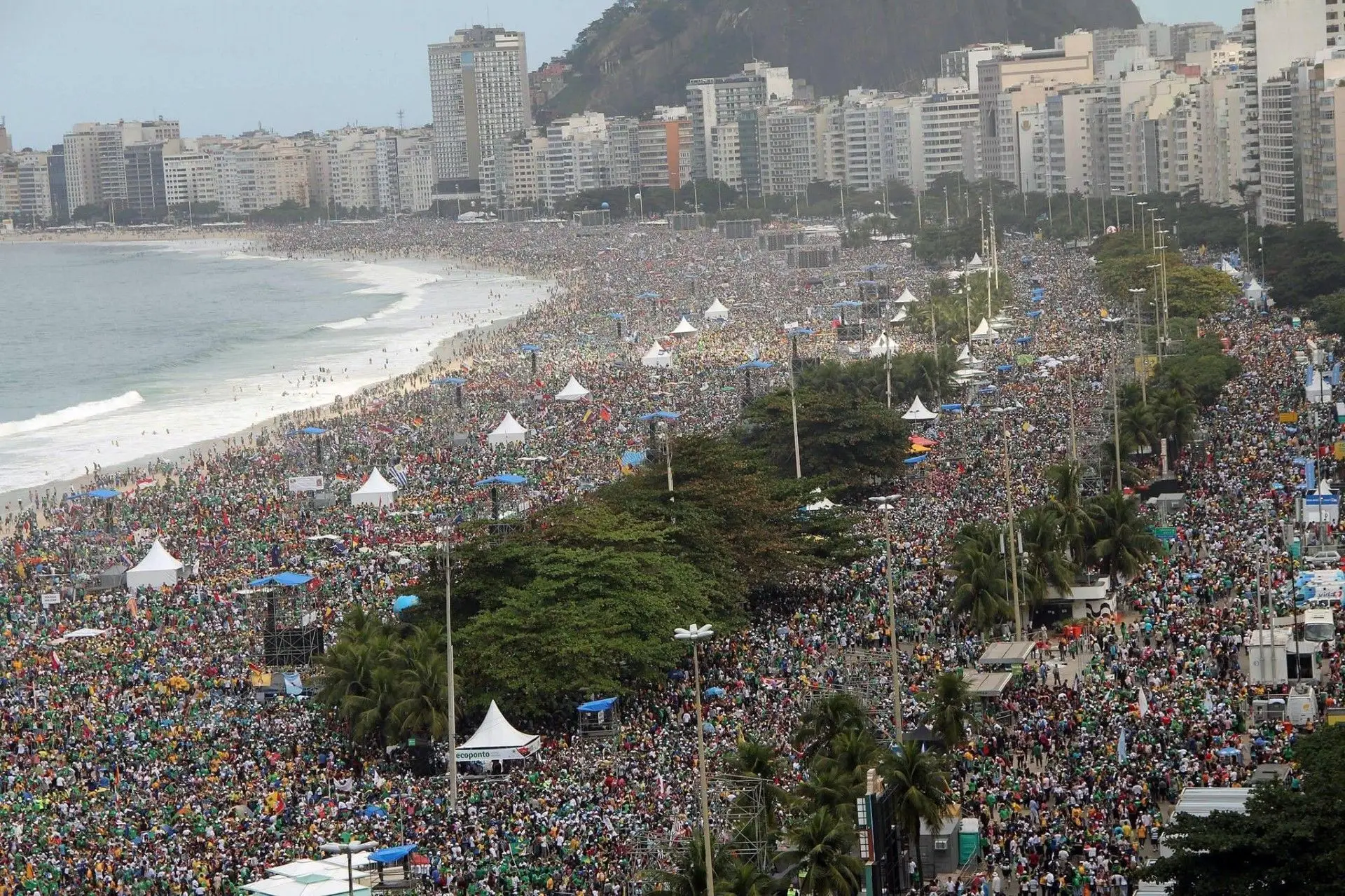 2013: Copacabana, Brasil