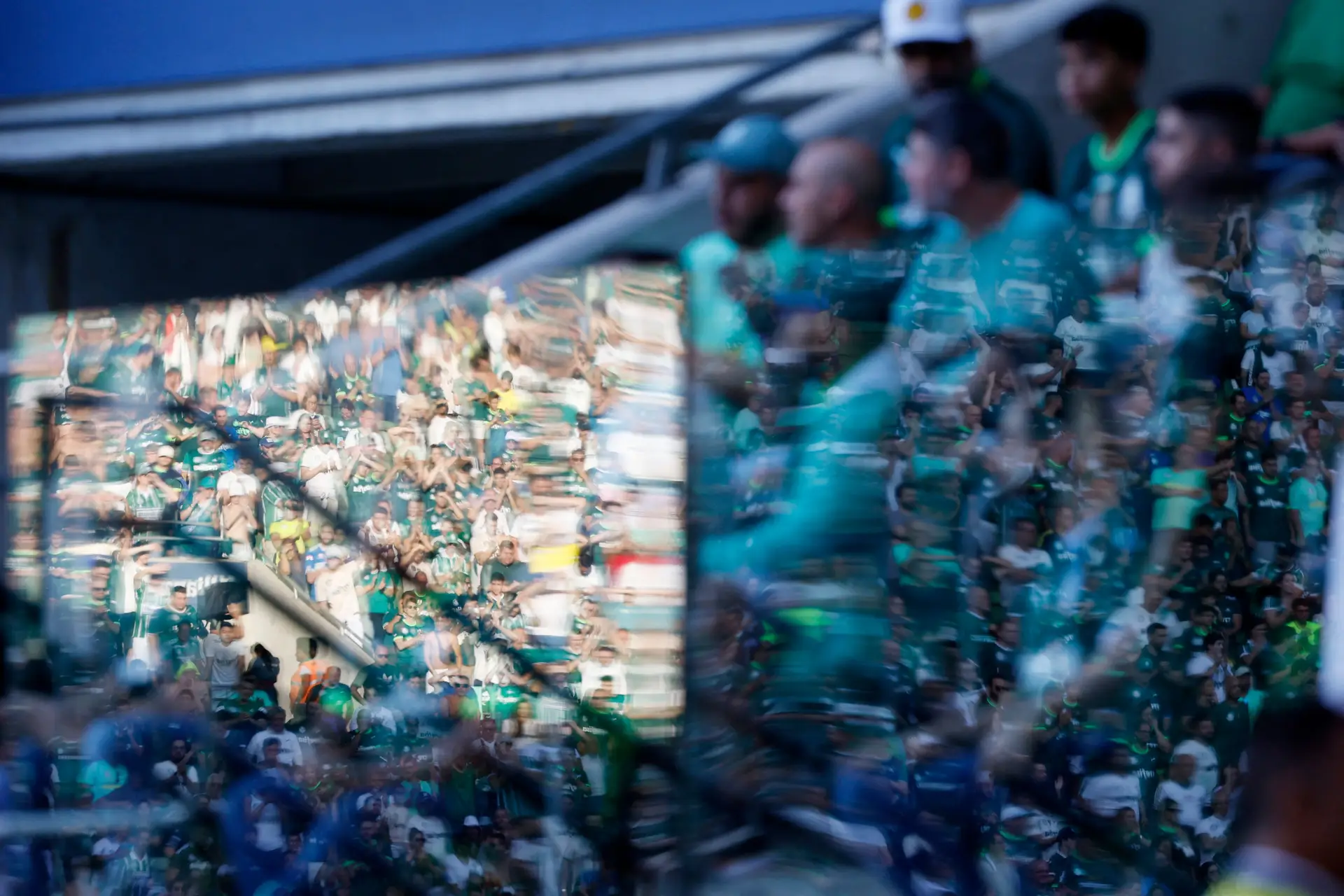 Adepta do Palmeiras morre atingida por garrafa atirada por adversário