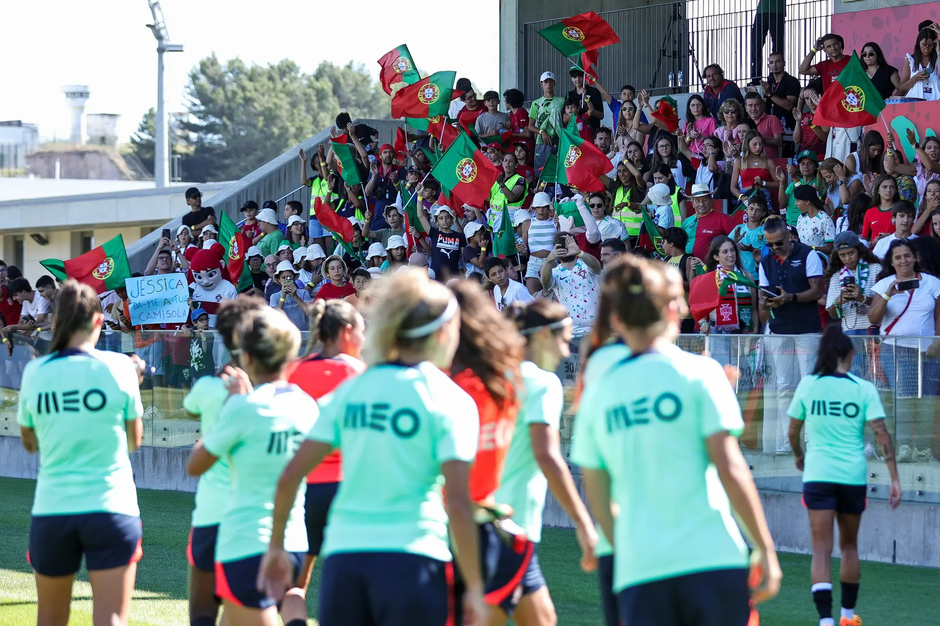 Mundial feminino arrancou festivo em Auckland, após tiroteio matinal -  Mundial Futebol Feminino - SAPO Desporto