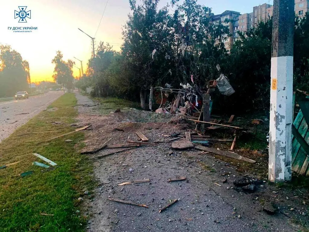 Destroços de um drone abatido na região de Kiev.