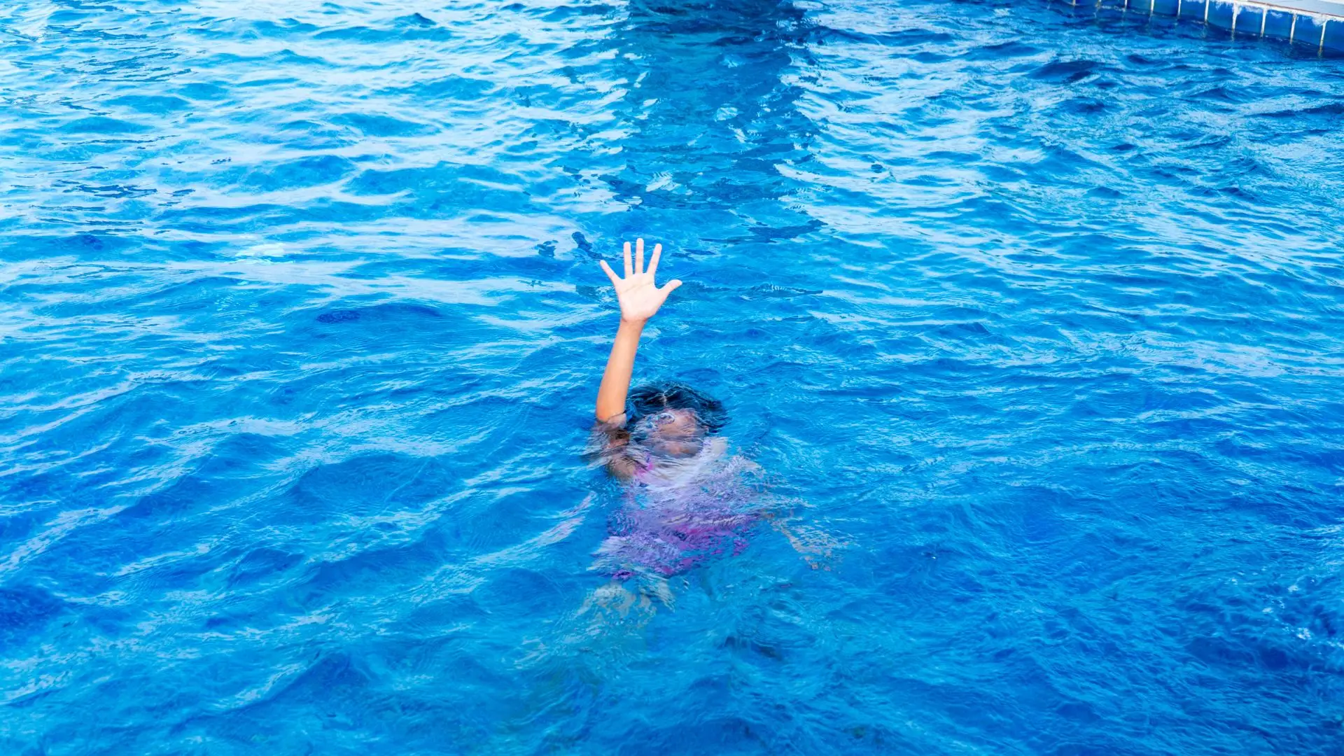 Afogamentos de crianças em piscinas: associações querem tornar obrigatório sistemas de proteção