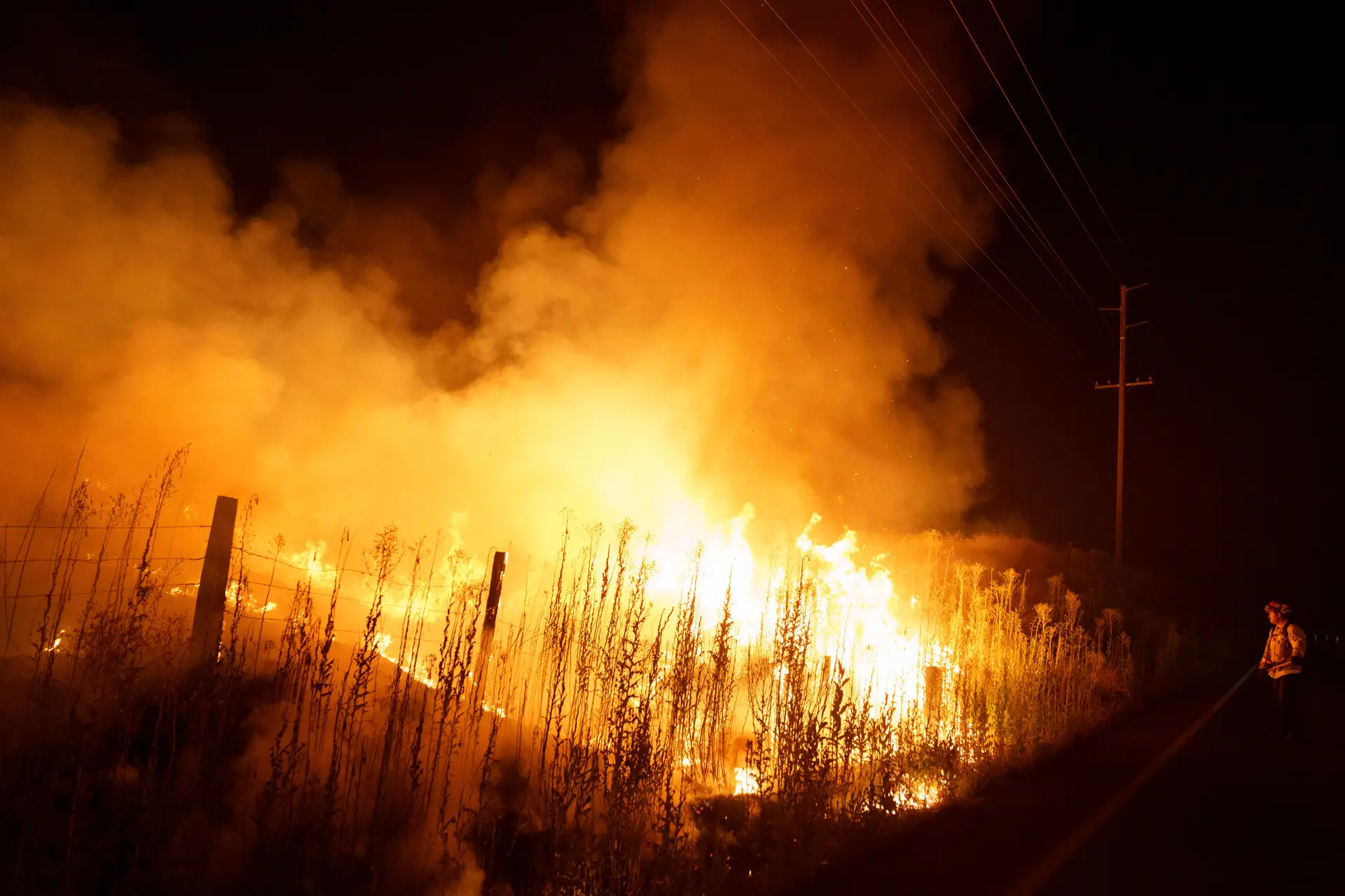 Morre quarto bombeiro no Canadá a combater incêndios florestais