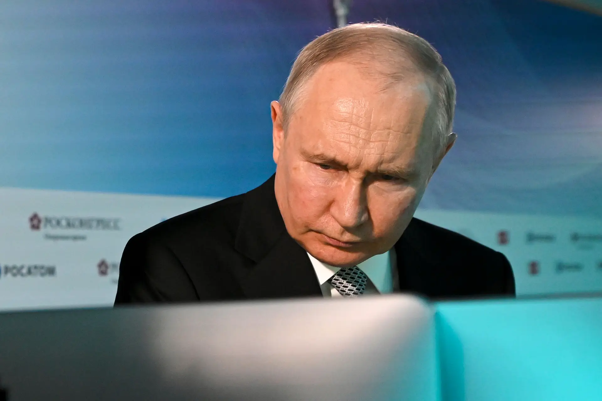 Putin diz que Rússia está a anular a contraofensiva da Ucrânia