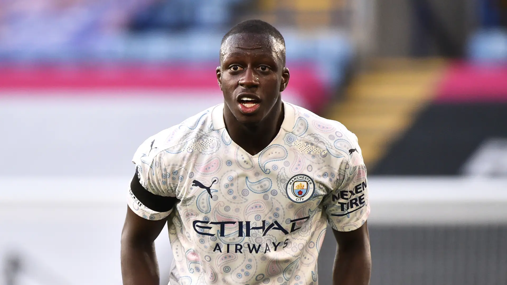 Benjamin Mendy assina por duas épocas com o Lorient