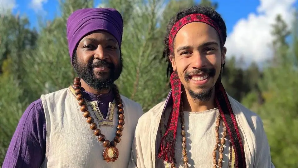 Água Akbal Zizi Pinheiro e Jah.