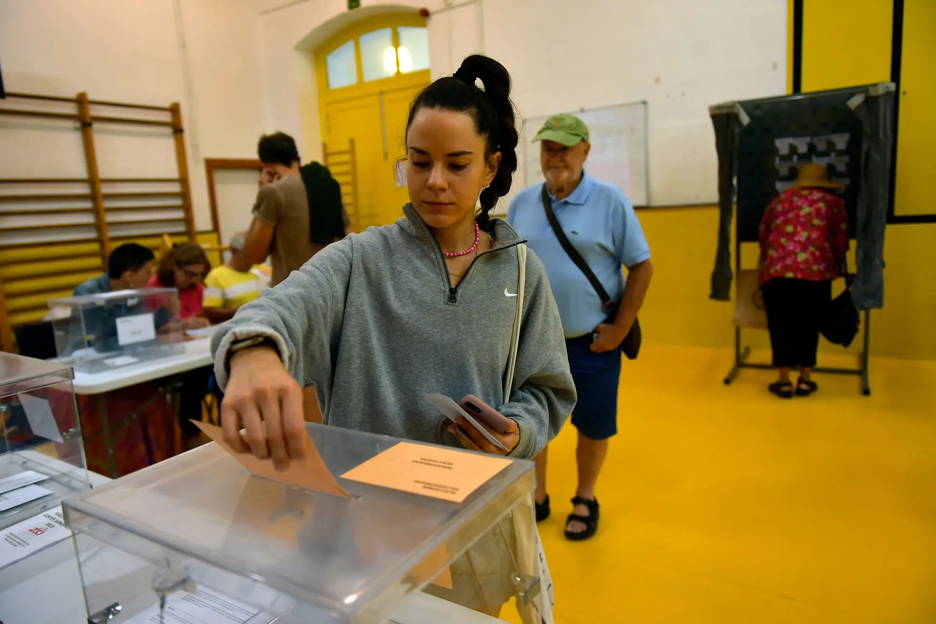 Eleições em Espanha: mais de 37 milhões são chamados a votar este domingo