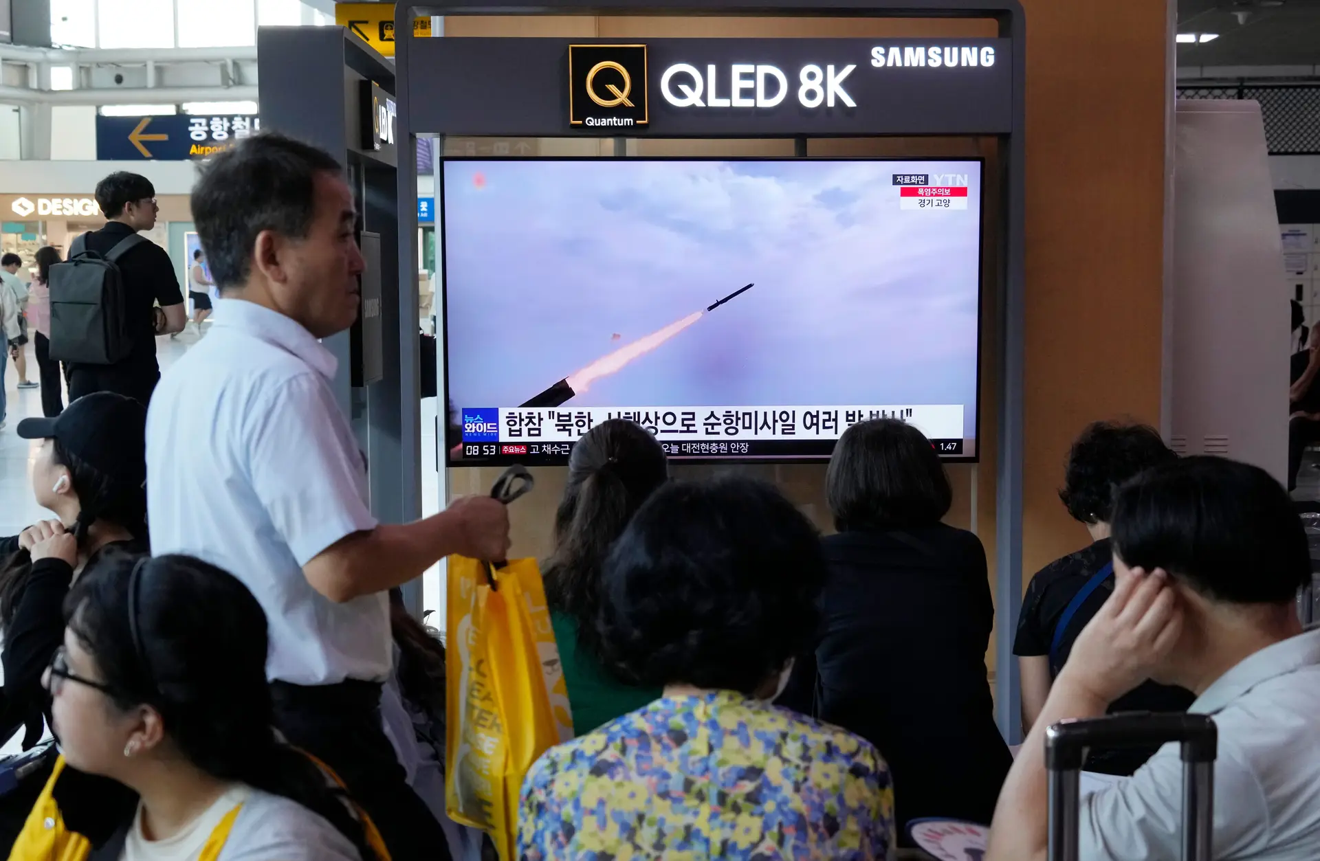 Coreia do Norte testa mísseis balísticos após chegada de submarino dos EUA à Coreia do Sul